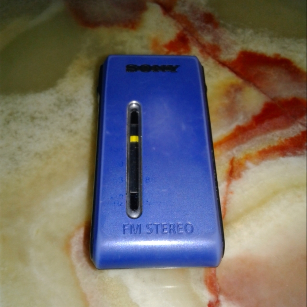 Sony SRF-S84 FM/AM stereo Super Compact Radio Walkman blue belt clip